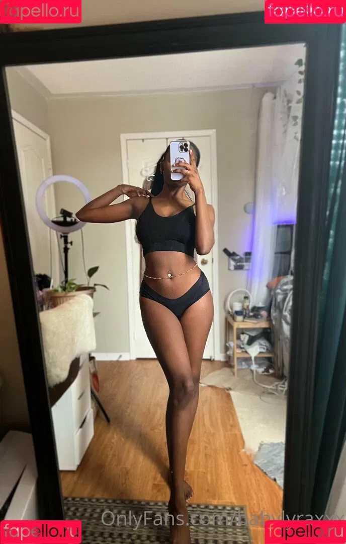 Lyra Amorr / babylyraxx / babylyraxxx Onlyfans Photo Gallery 