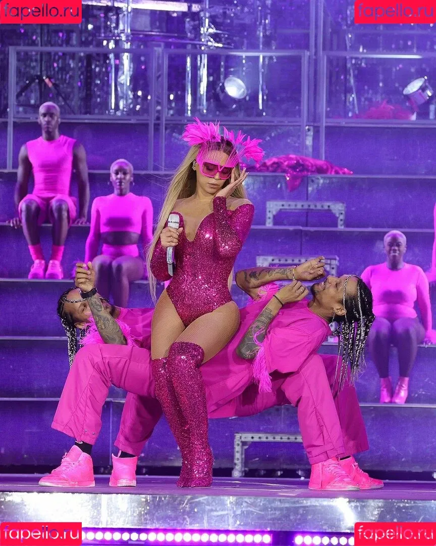Beyonce / beyoncenavago Onlyfans Photo Gallery 