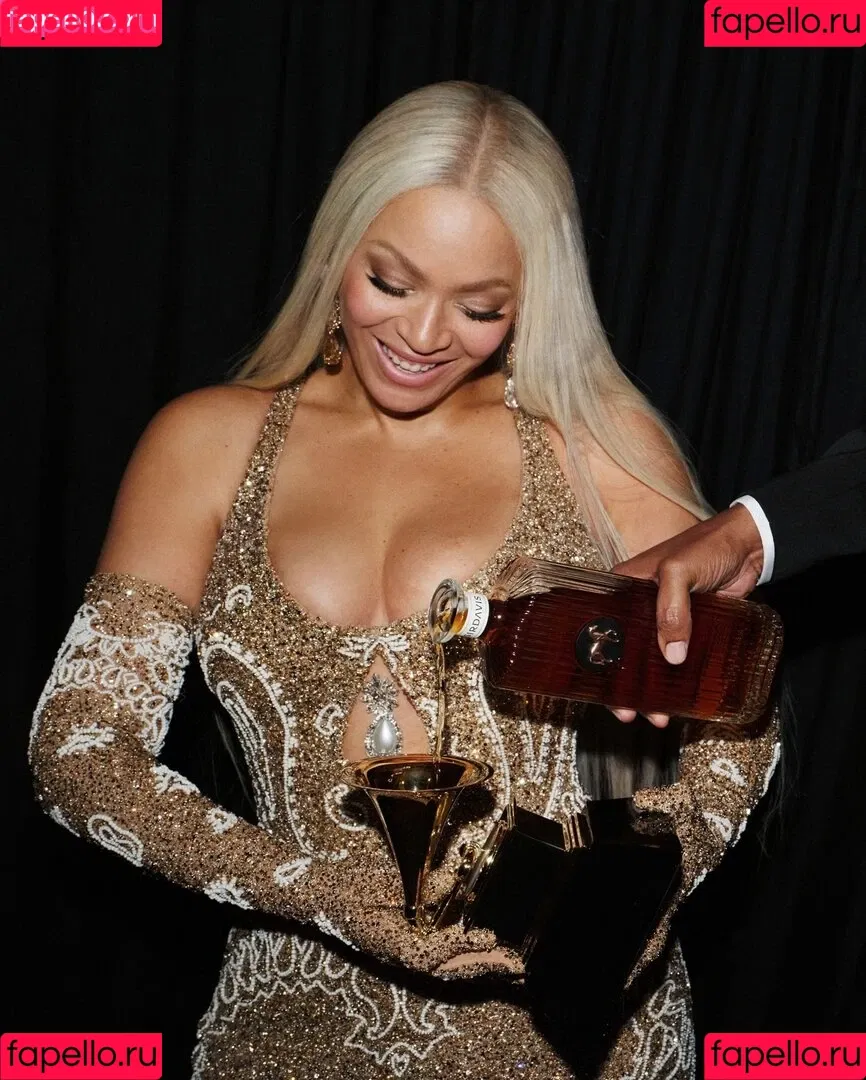 Beyonce / beyoncenavago Onlyfans Photo Gallery 