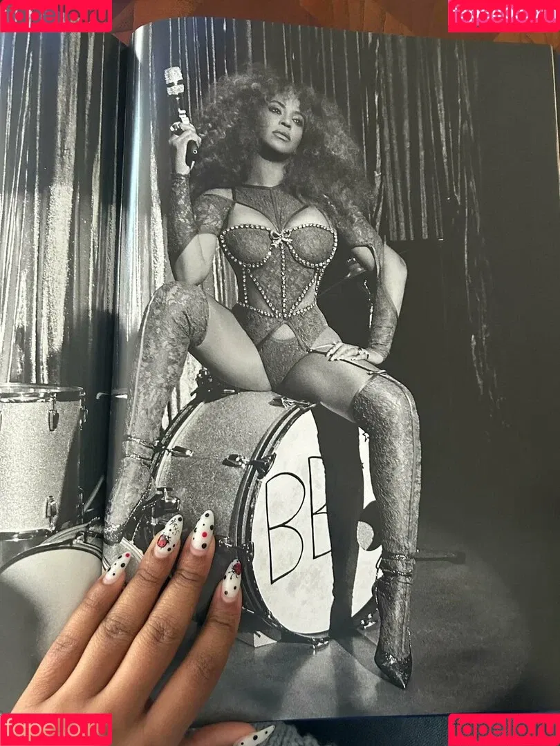 Beyonce / beyoncenavago Onlyfans Photo Gallery 