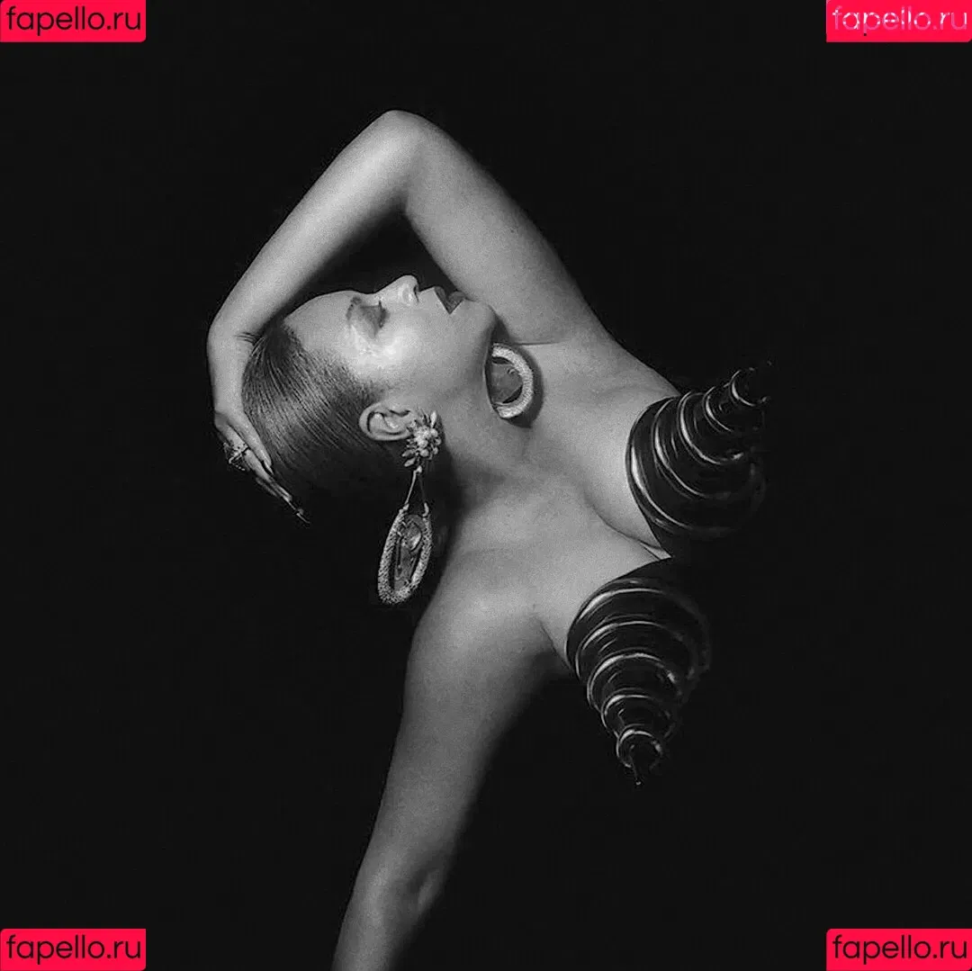 Beyonce / beyoncenavago Onlyfans Photo Gallery 