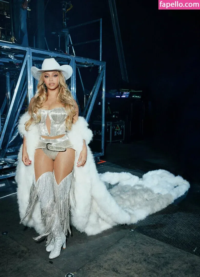 Beyonce / beyoncenavago Onlyfans Photo Gallery 