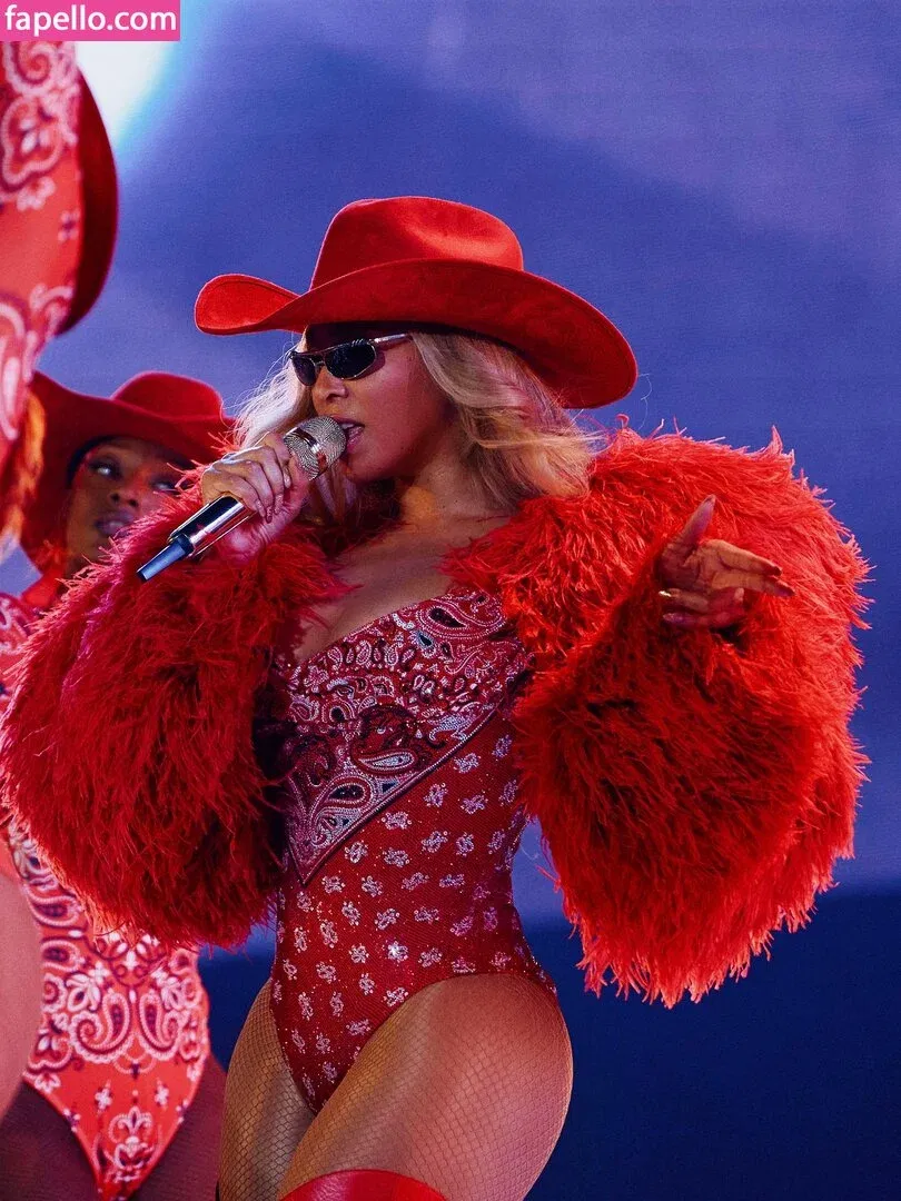 Beyonce / beyoncenavago Onlyfans Photo Gallery 