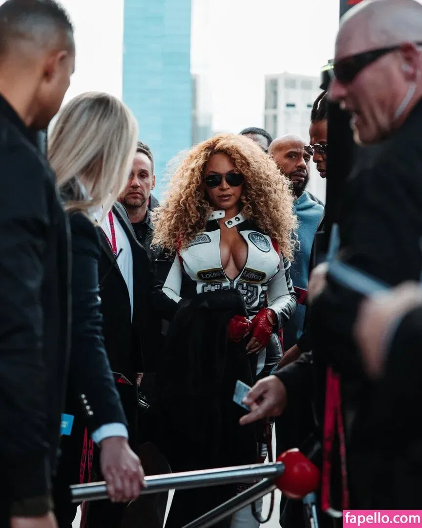 Beyonce / beyoncenavago Onlyfans Photo Gallery 