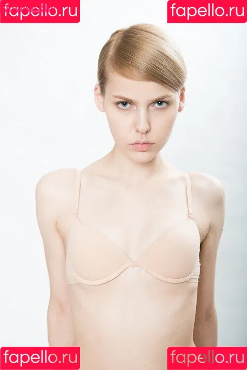 Alina Rin / alinarin / alinarinrin / arinushika / deepfake Onlyfans Photo Gallery 