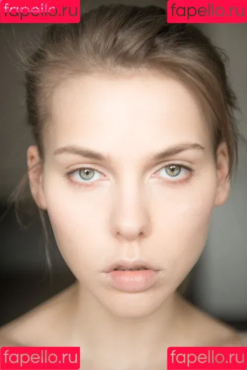 Alina Rin / alinarin / alinarinrin / arinushika / deepfake Onlyfans Photo Gallery 