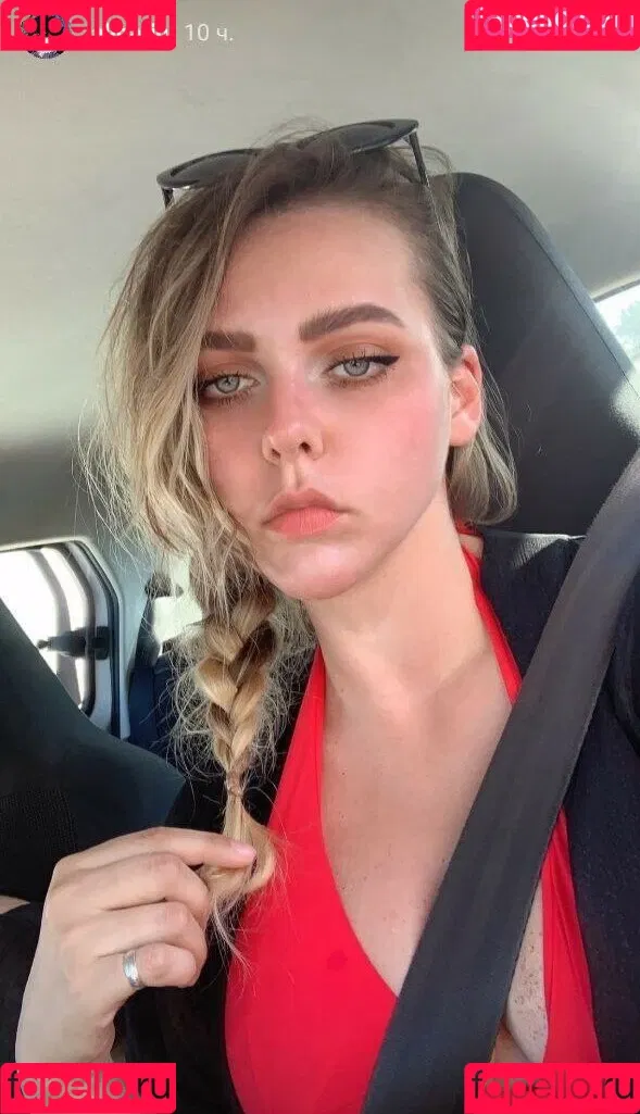 Alina Rin / alinarin / alinarinrin / arinushika / deepfake Onlyfans Photo Gallery 