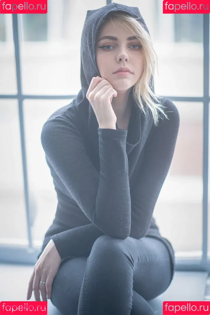 Alina Rin / alinarin / alinarinrin / arinushika / deepfake Onlyfans Photo Gallery 