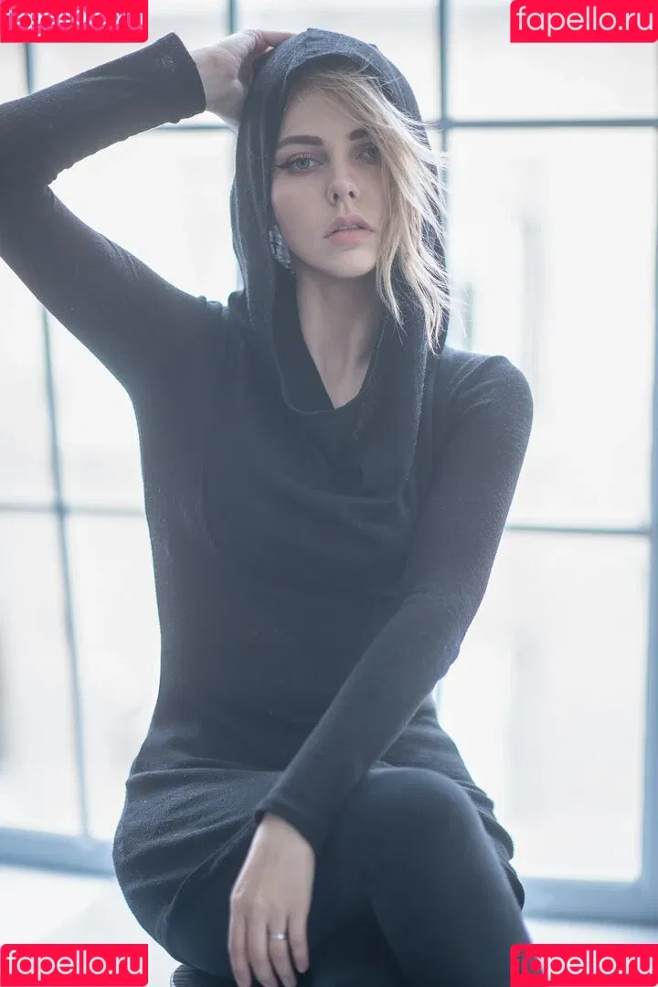 Alina Rin / alinarin / alinarinrin / arinushika / deepfake Onlyfans Photo Gallery 