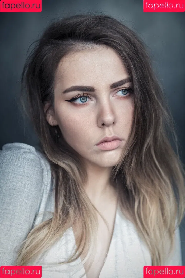 Alina Rin / alinarin / alinarinrin / arinushika / deepfake Onlyfans Photo Gallery 