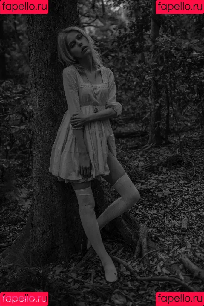 Alina Rin / alinarin / alinarinrin / arinushika / deepfake Onlyfans Photo Gallery 