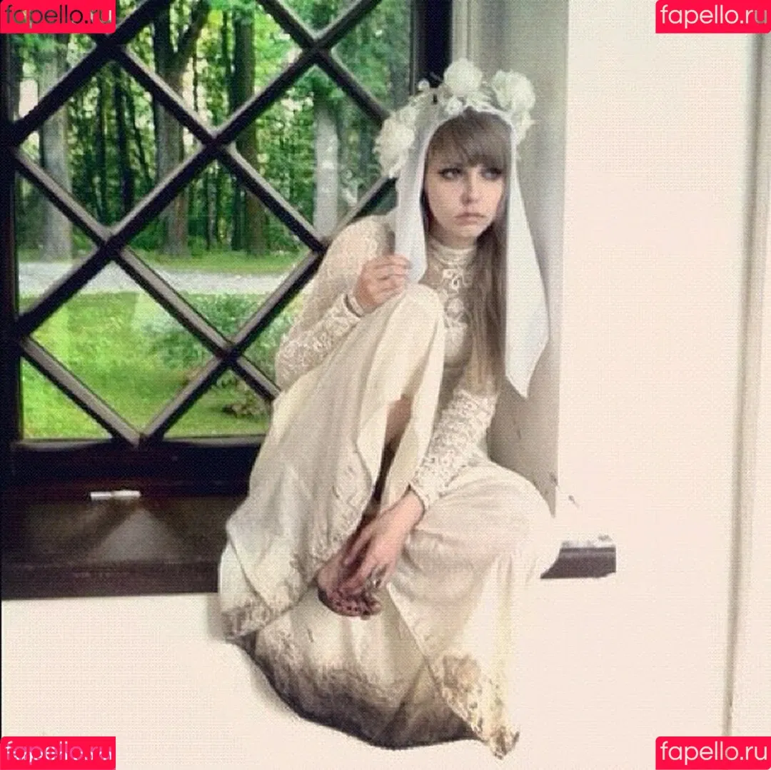 Alina Rin / alinarin / alinarinrin / arinushika / deepfake Onlyfans Photo Gallery 