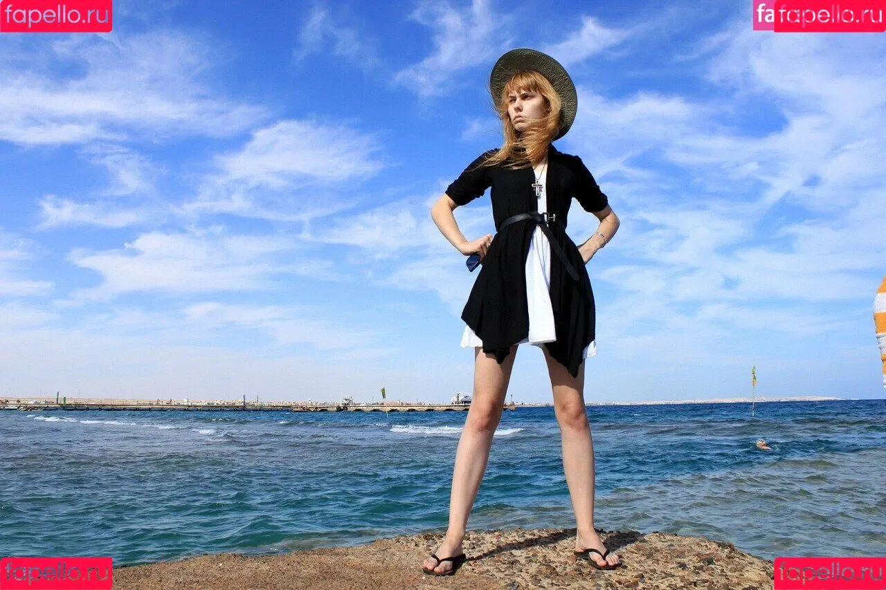 Alina Rin / alinarin / alinarinrin / arinushika / deepfake Onlyfans Photo Gallery 