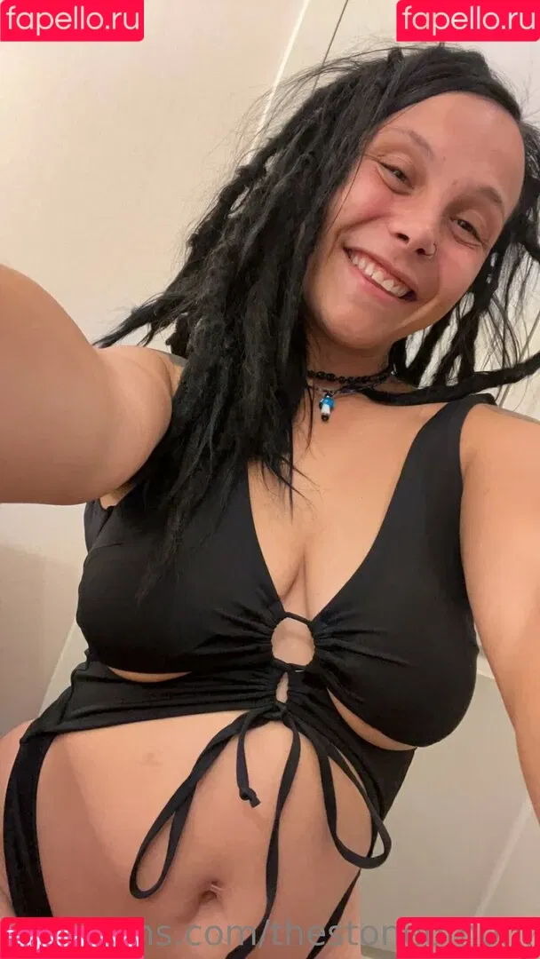 thestonedmom / thestonedmommy Onlyfans Photo Gallery 