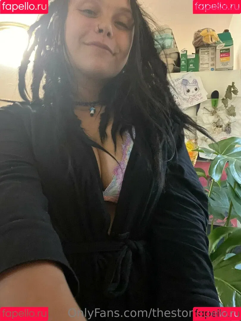 thestonedmom / thestonedmommy Onlyfans Photo Gallery 