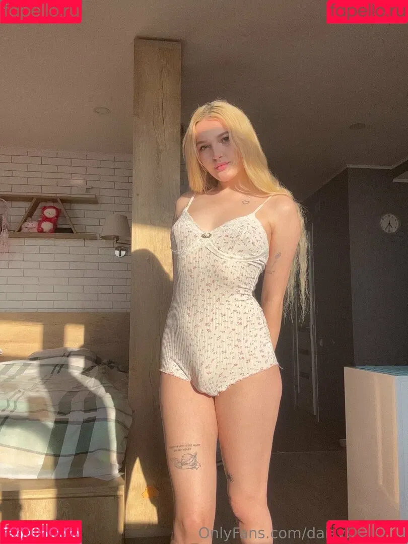 daisybloomm / thereeldaisybloomss Onlyfans Photo Gallery 