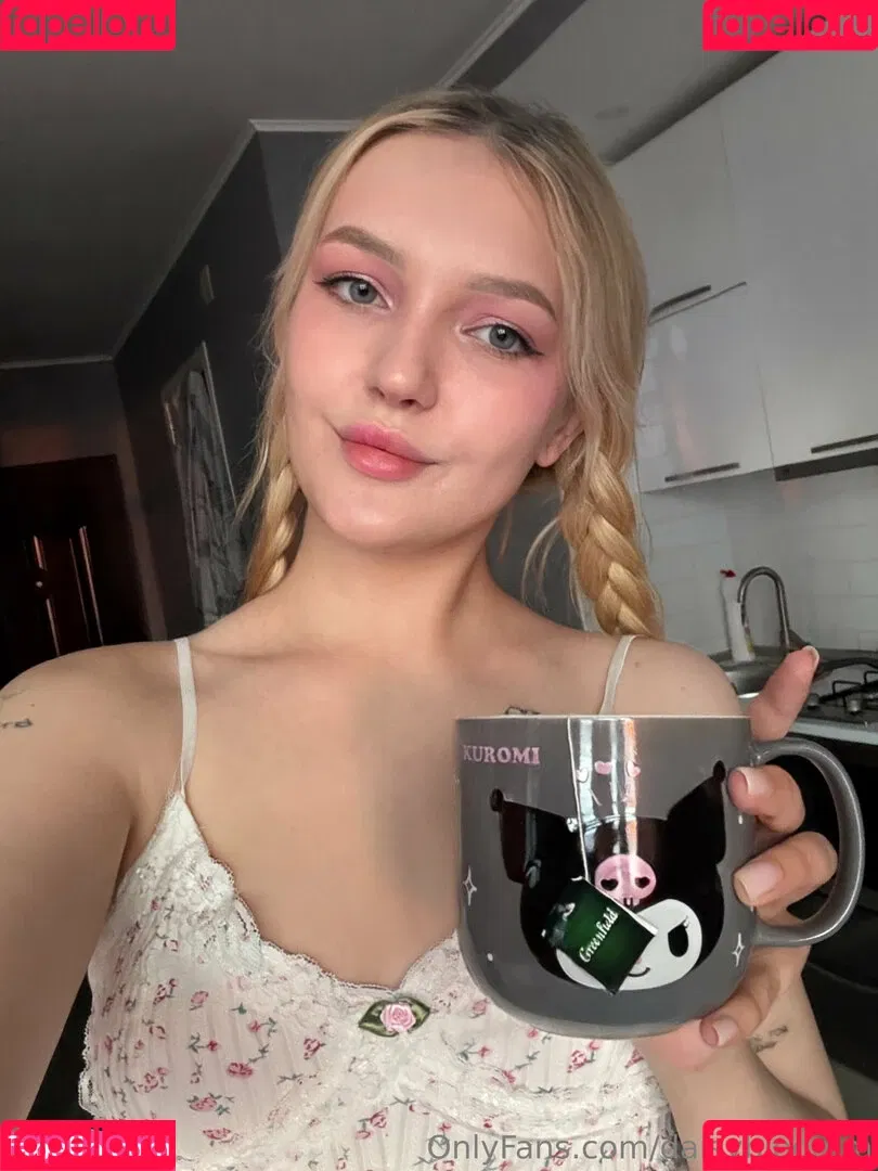 daisybloomm / thereeldaisybloomss Onlyfans Photo Gallery 