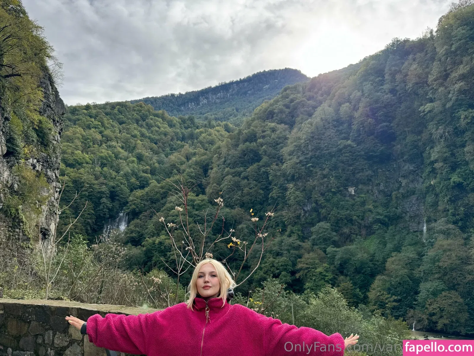 daisybloomm / thereeldaisybloomss Onlyfans Photo Gallery 