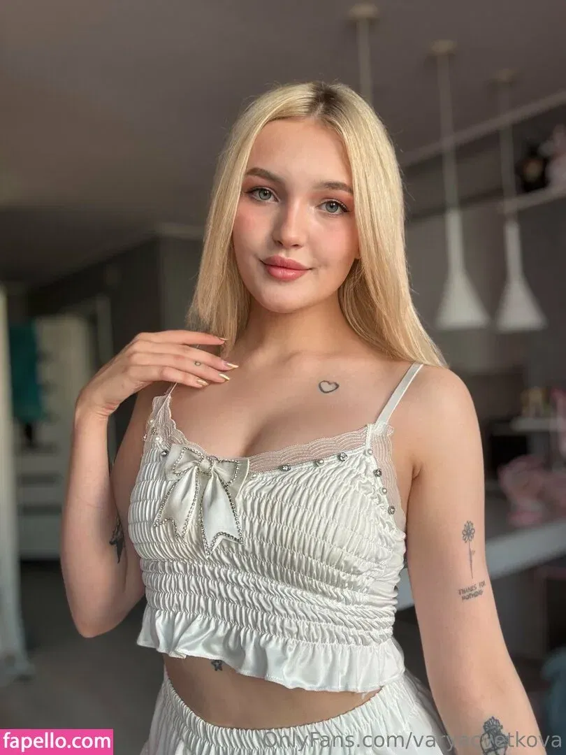 daisybloomm / thereeldaisybloomss Onlyfans Photo Gallery 