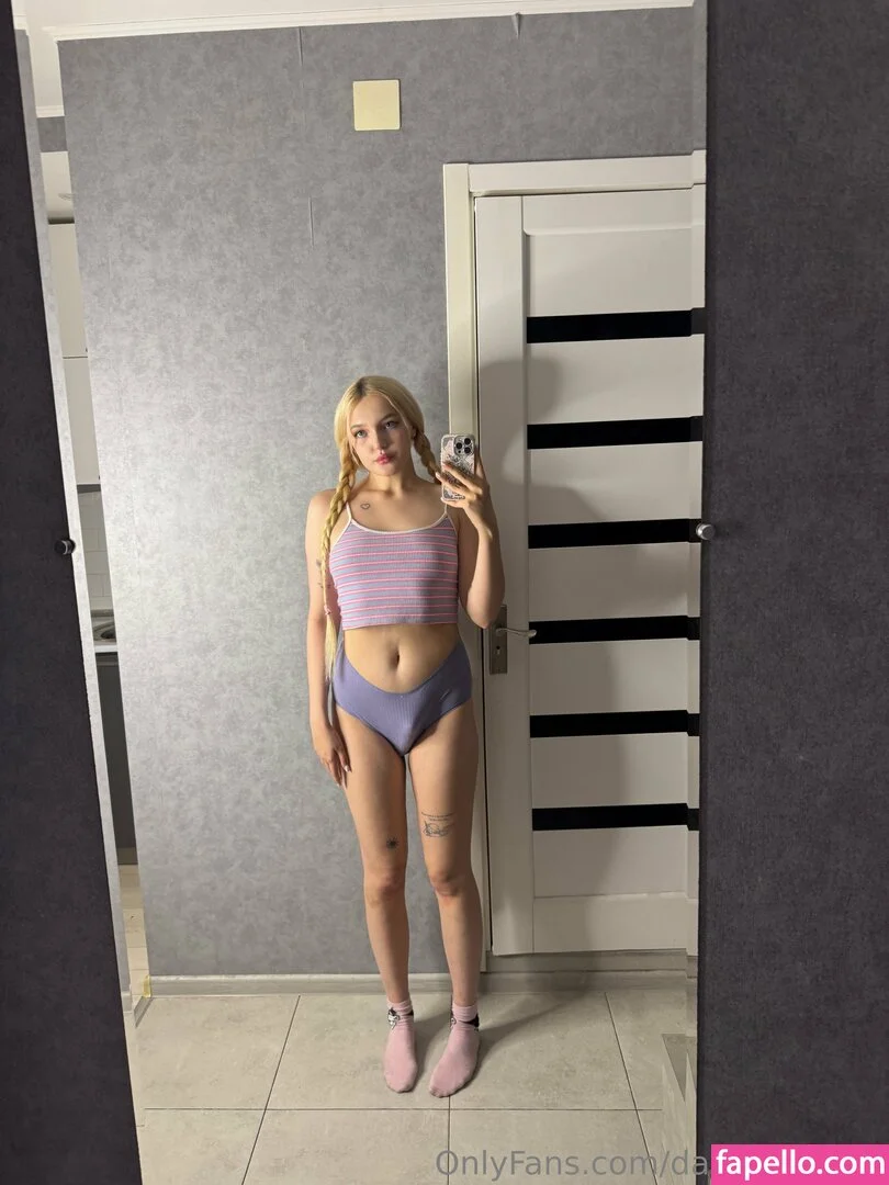 daisybloomm / thereeldaisybloomss Onlyfans Photo Gallery 