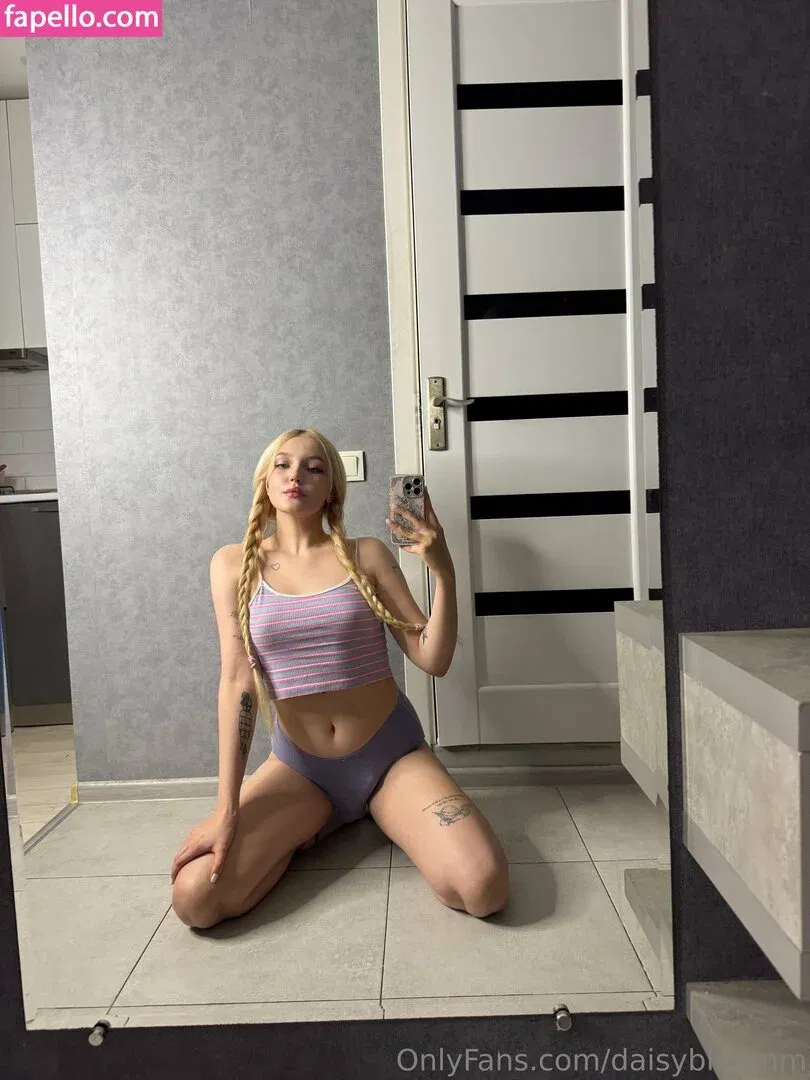 daisybloomm / thereeldaisybloomss Onlyfans Photo Gallery 