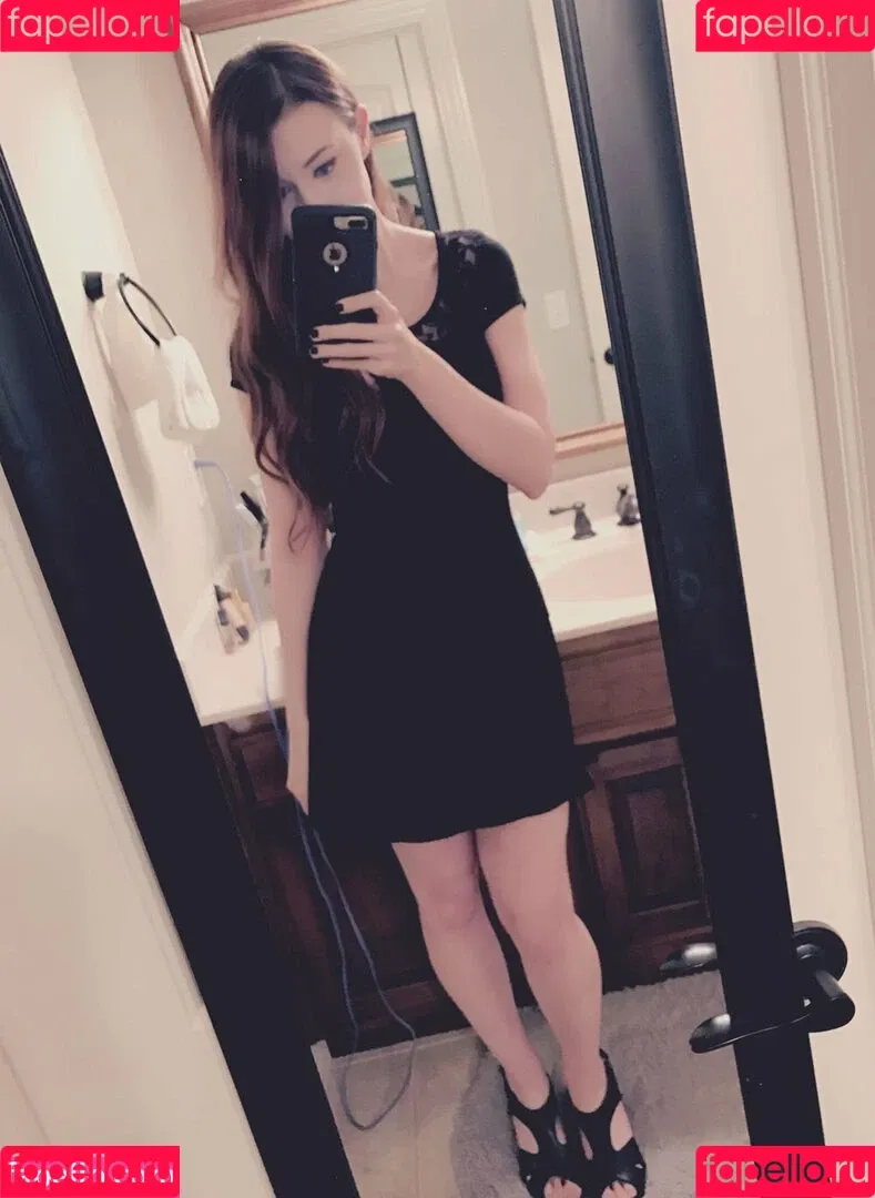 Dizzykitten / dizzykitten7 / dizzykittenpaws / thedizzykitten Onlyfans Photo Gallery 