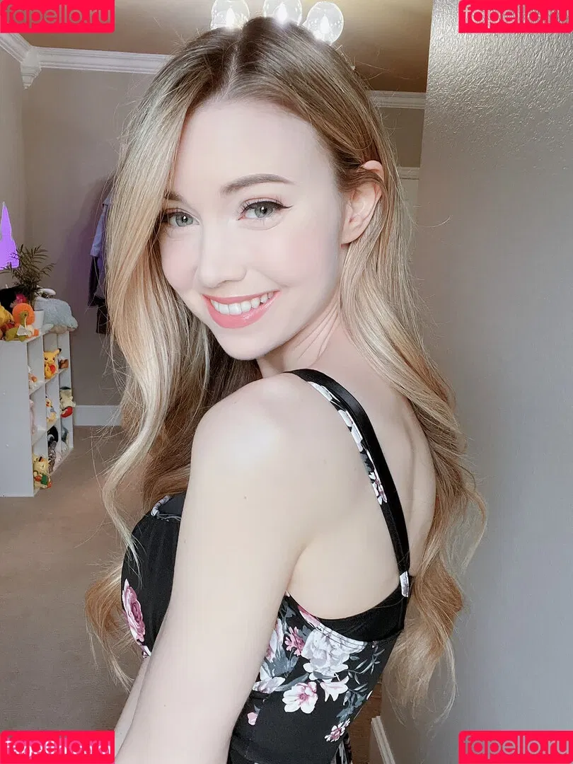 Dizzykitten / dizzykitten7 / dizzykittenpaws / thedizzykitten Onlyfans Photo Gallery 