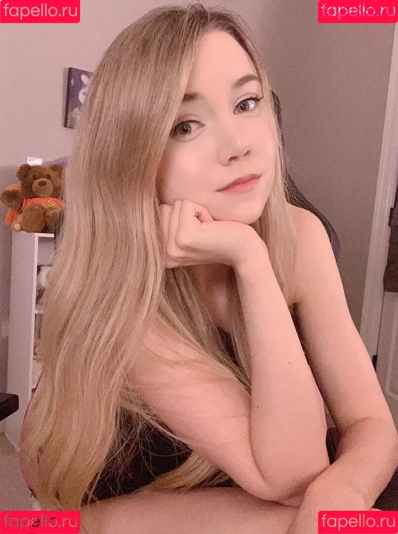 Dizzykitten / dizzykitten7 / dizzykittenpaws / thedizzykitten Onlyfans Photo Gallery 