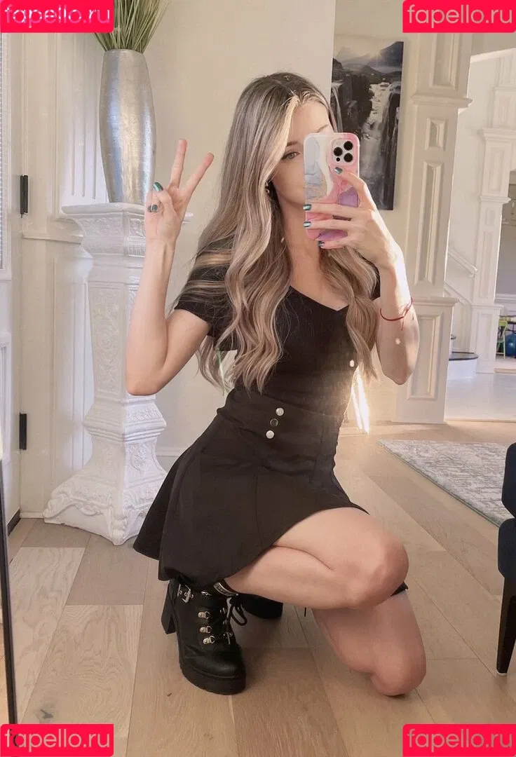 Dizzykitten / dizzykitten7 / dizzykittenpaws / thedizzykitten Onlyfans Photo Gallery 