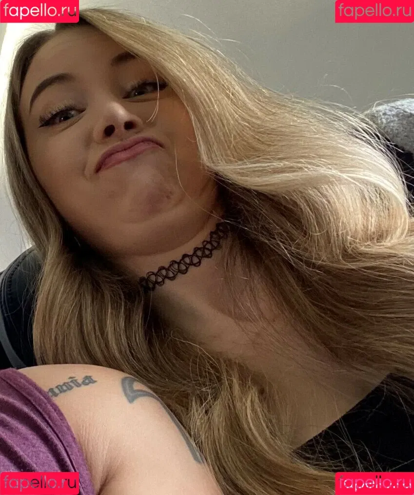Dizzykitten / dizzykitten7 / dizzykittenpaws / thedizzykitten Onlyfans Photo Gallery 