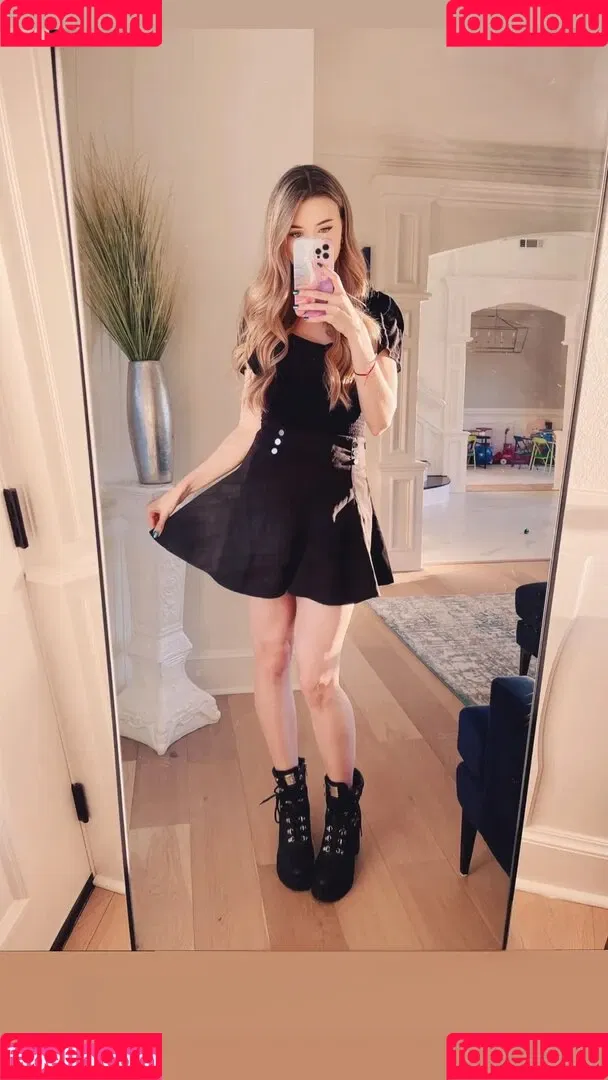 Dizzykitten / dizzykitten7 / dizzykittenpaws / thedizzykitten Onlyfans Photo Gallery 