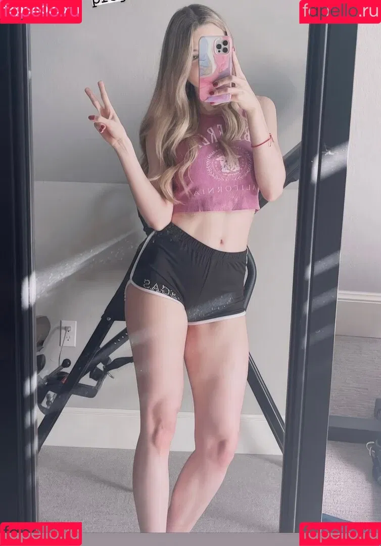 Dizzykitten / dizzykitten7 / dizzykittenpaws / thedizzykitten Onlyfans Photo Gallery 
