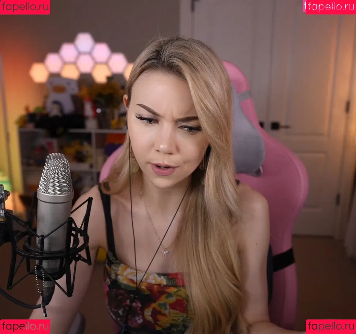 Dizzykitten / dizzykitten7 / dizzykittenpaws / thedizzykitten Onlyfans Photo Gallery 