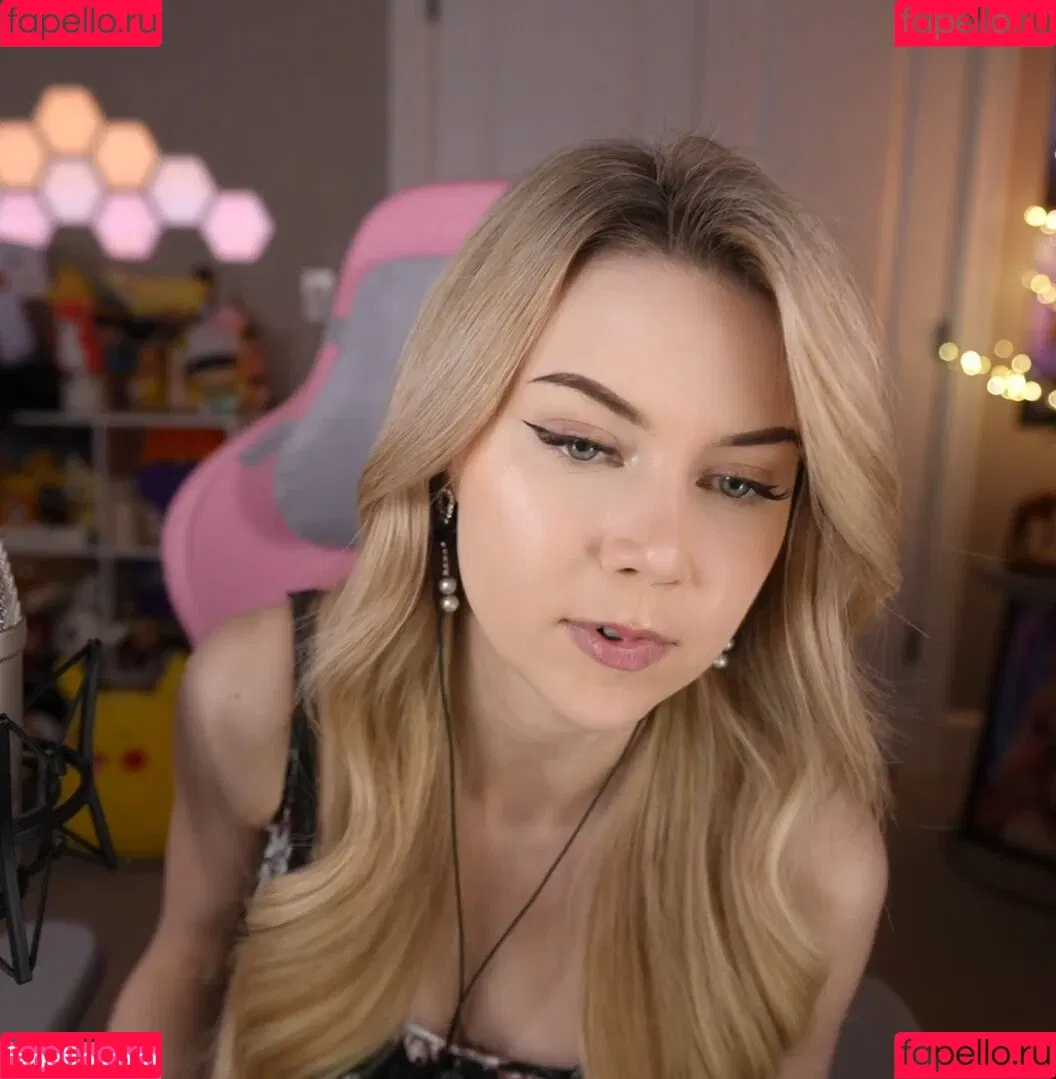 Dizzykitten / dizzykitten7 / dizzykittenpaws / thedizzykitten Onlyfans Photo Gallery 