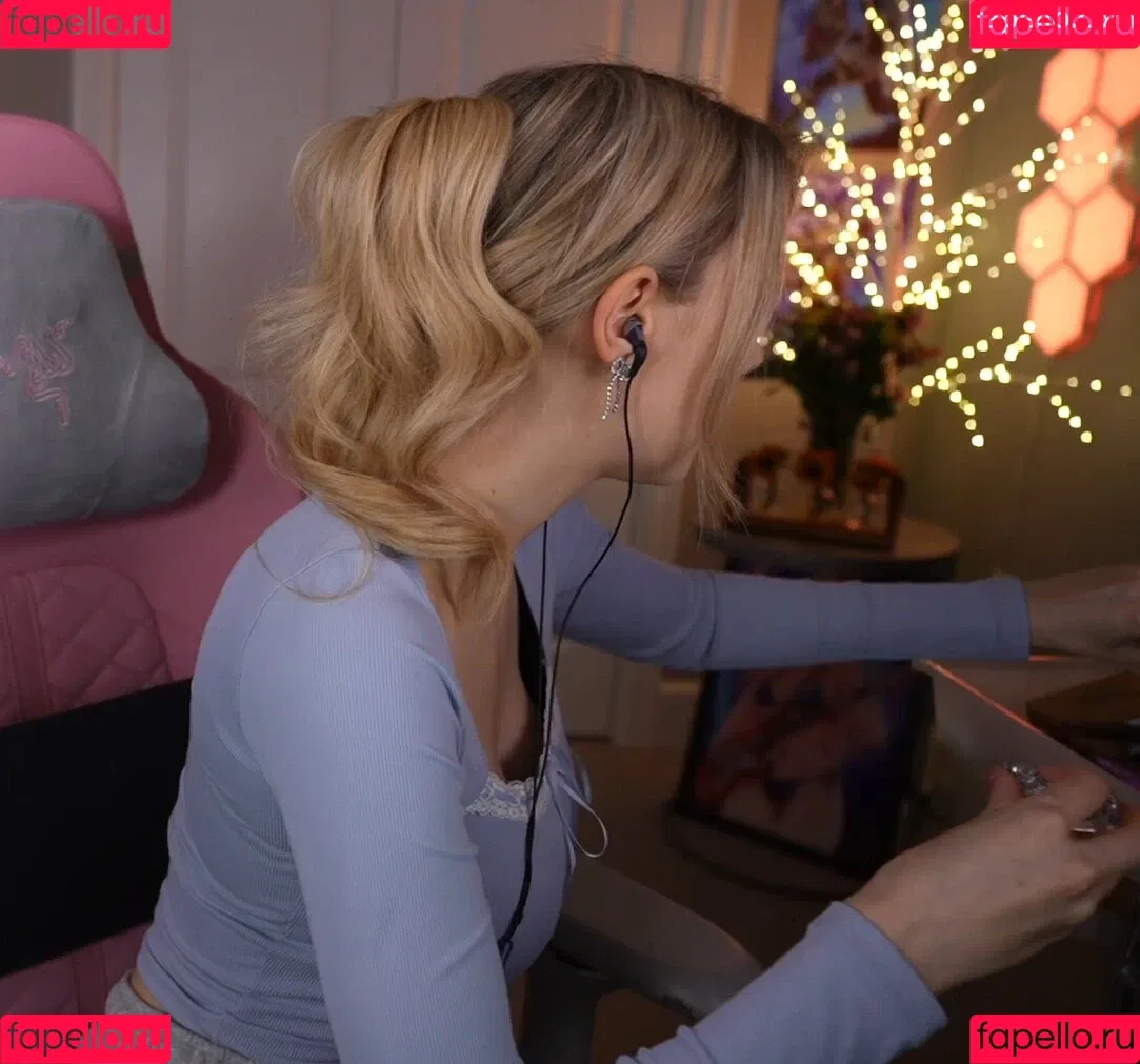 Dizzykitten / dizzykitten7 / dizzykittenpaws / thedizzykitten Onlyfans Photo Gallery 