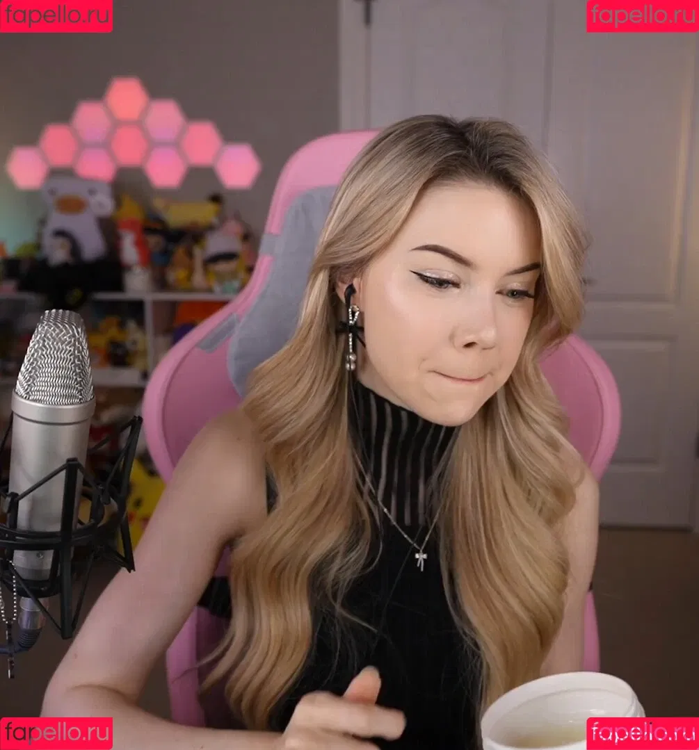 Dizzykitten / dizzykitten7 / dizzykittenpaws / thedizzykitten Onlyfans Photo Gallery 