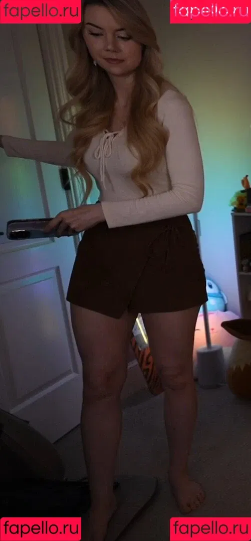 Dizzykitten / dizzykitten7 / dizzykittenpaws / thedizzykitten Onlyfans Photo Gallery 