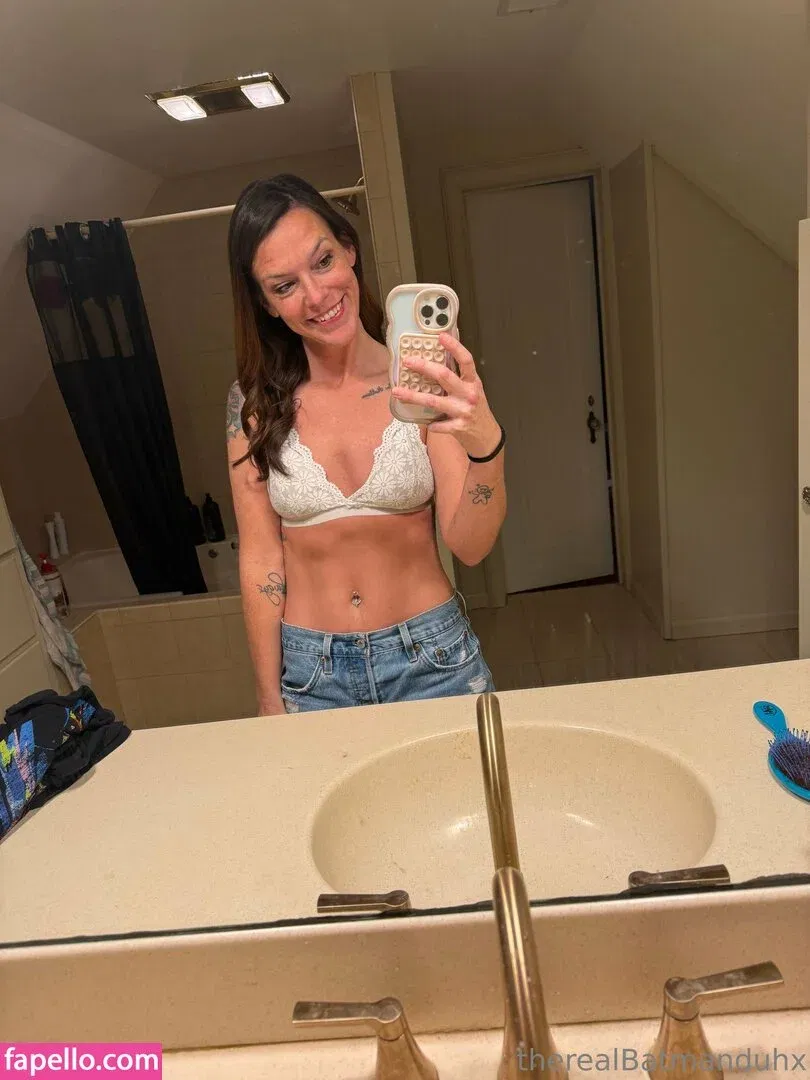 therealbatman_o / therealbatmanduhx Onlyfans Photo Gallery 