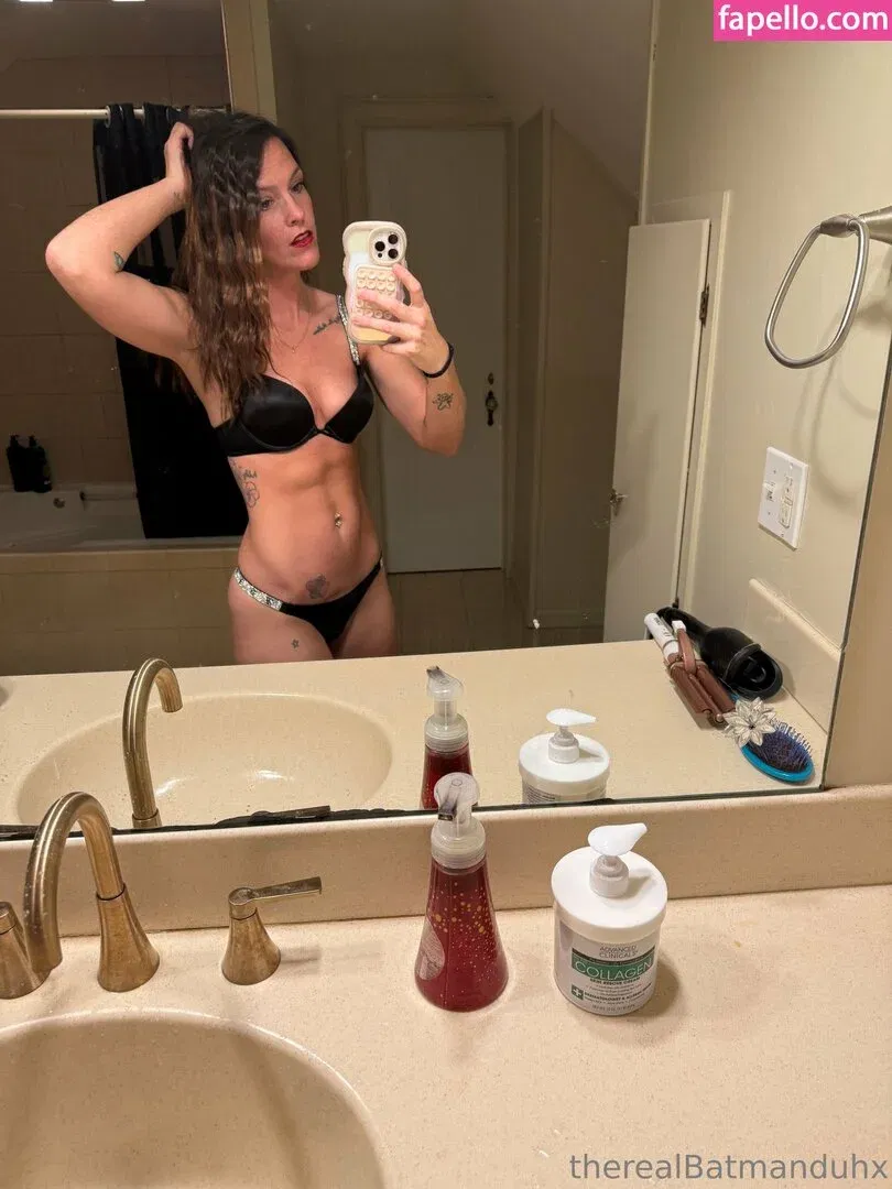 therealbatman_o / therealbatmanduhx Onlyfans Photo Gallery 