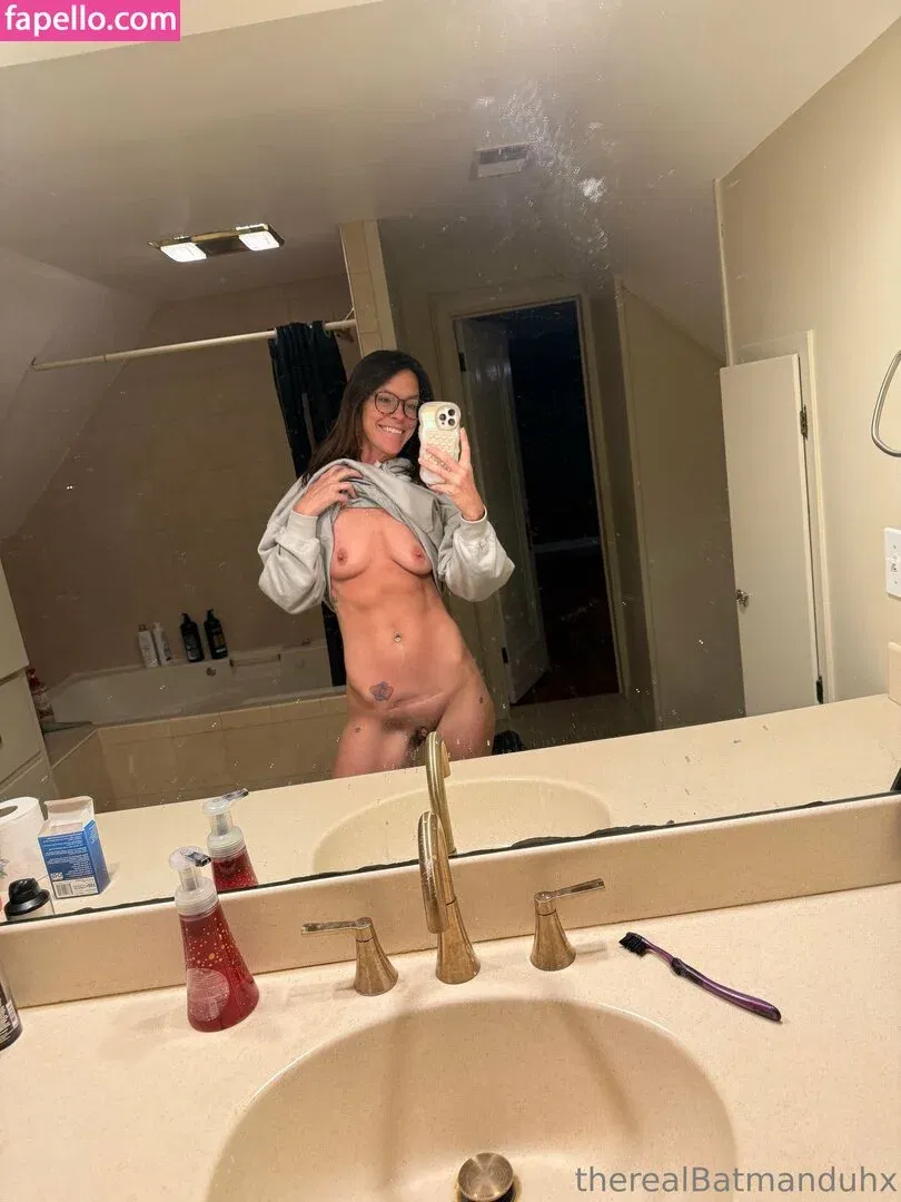 therealbatman_o / therealbatmanduhx Onlyfans Photo Gallery 