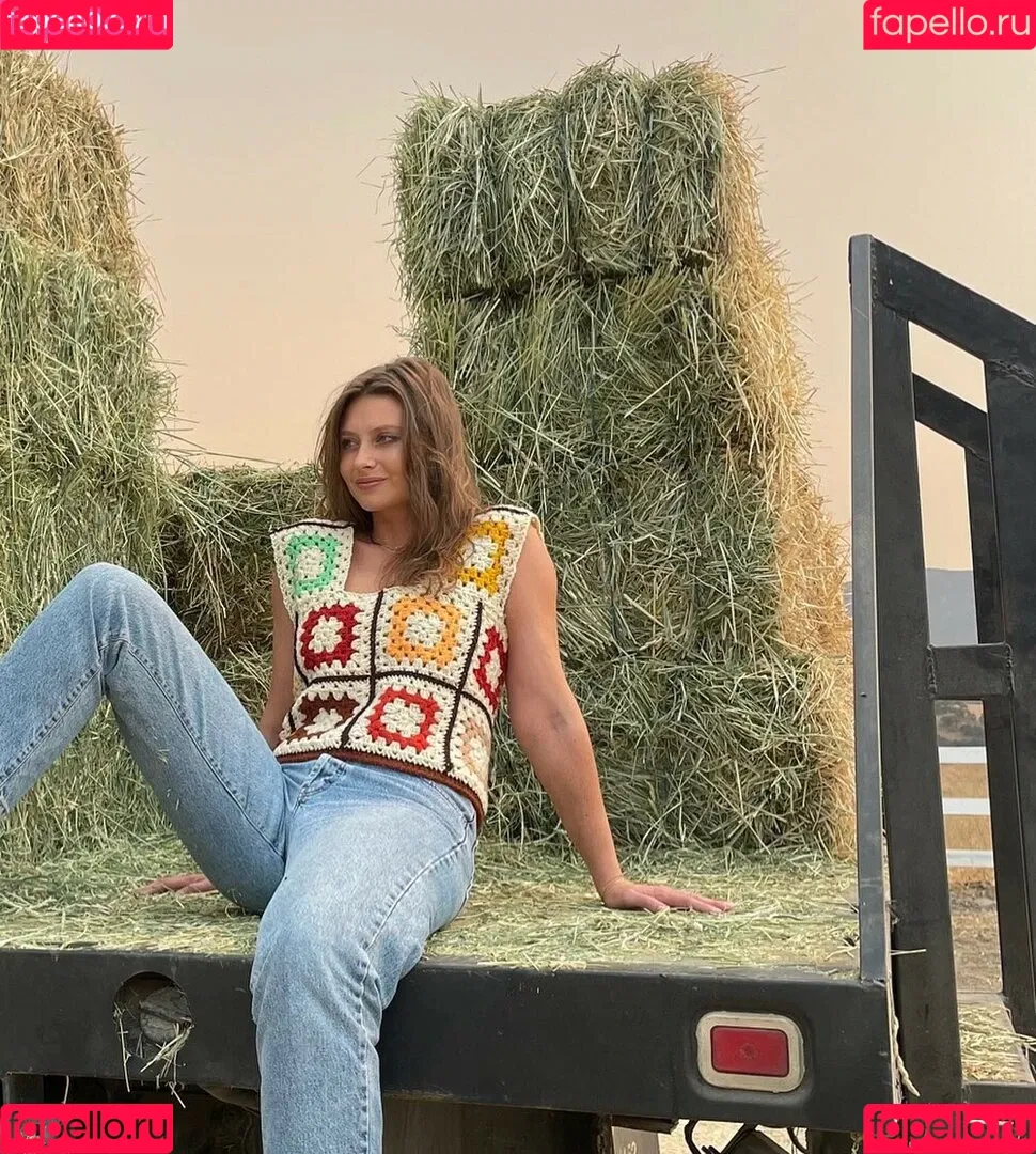 Aly Michalka / iamaly Onlyfans Photo Gallery 