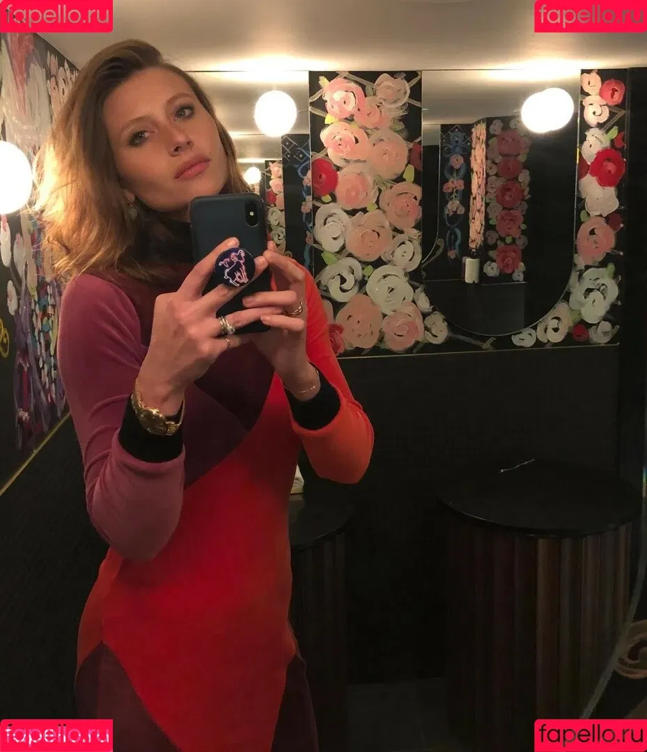 Aly Michalka / iamaly Onlyfans Photo Gallery 