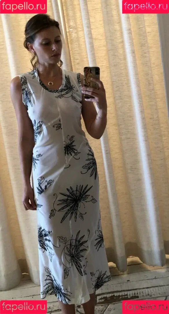 Aly Michalka / iamaly Onlyfans Photo Gallery 
