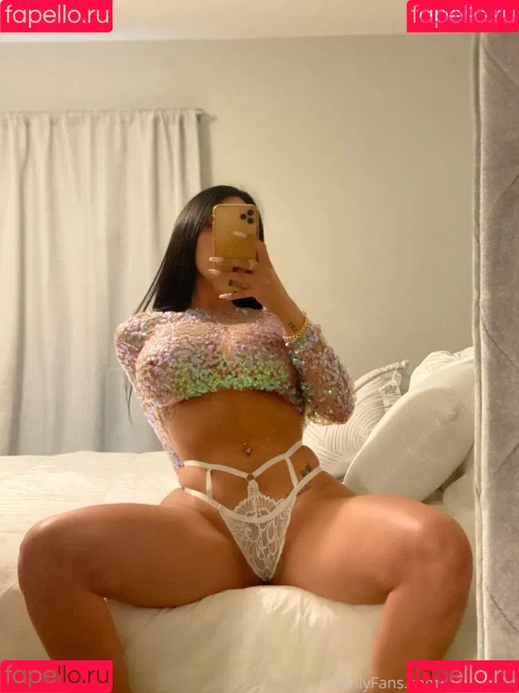 Maday Castellano / Madayy24 / madaycastellano_ Onlyfans Photo Gallery 