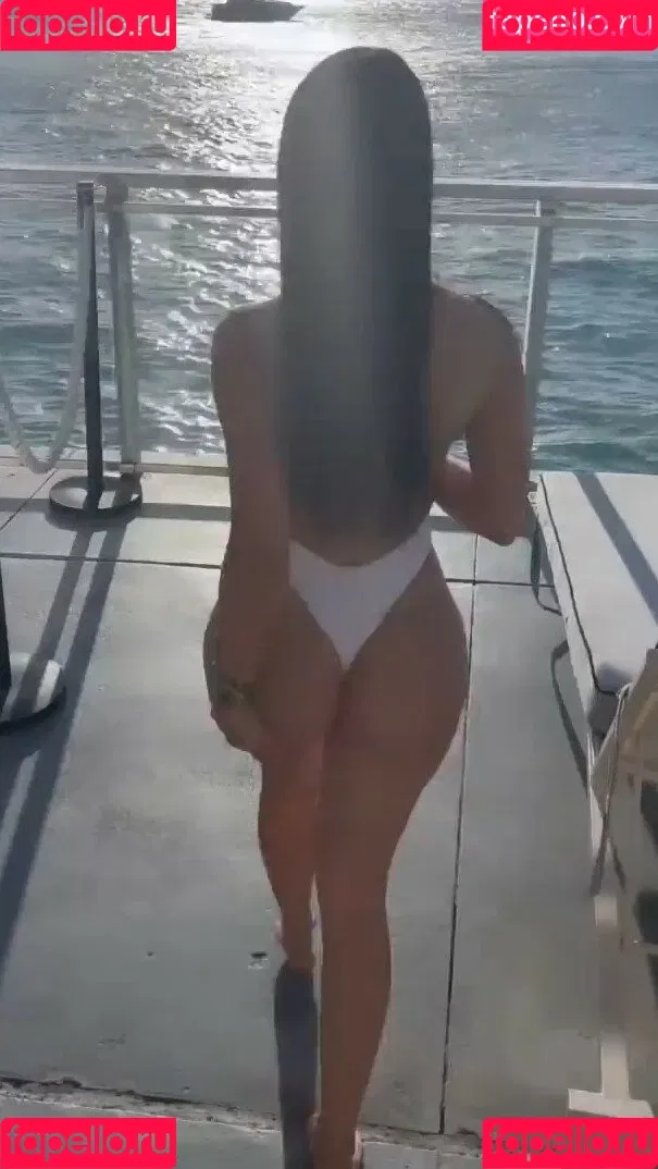 Maday Castellano / Madayy24 / madaycastellano_ Onlyfans Photo Gallery 