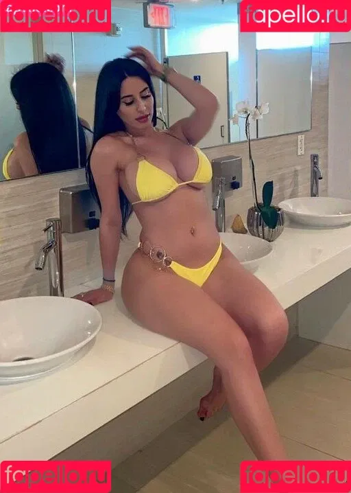 Maday Castellano / Madayy24 / madaycastellano_ Onlyfans Photo Gallery 