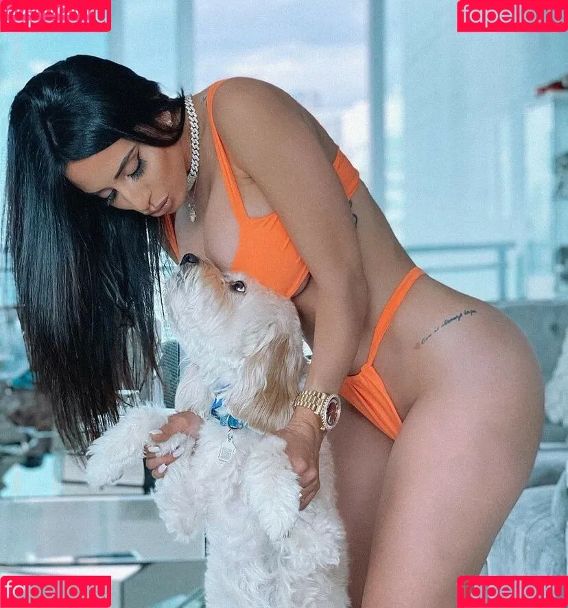 Maday Castellano / Madayy24 / madaycastellano_ Onlyfans Photo Gallery 
