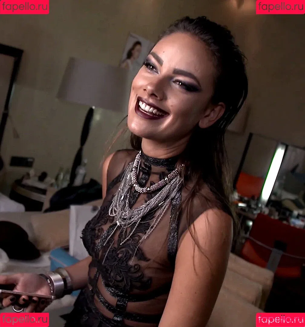 Janina Uhse / janinauhse Onlyfans Photo Gallery 