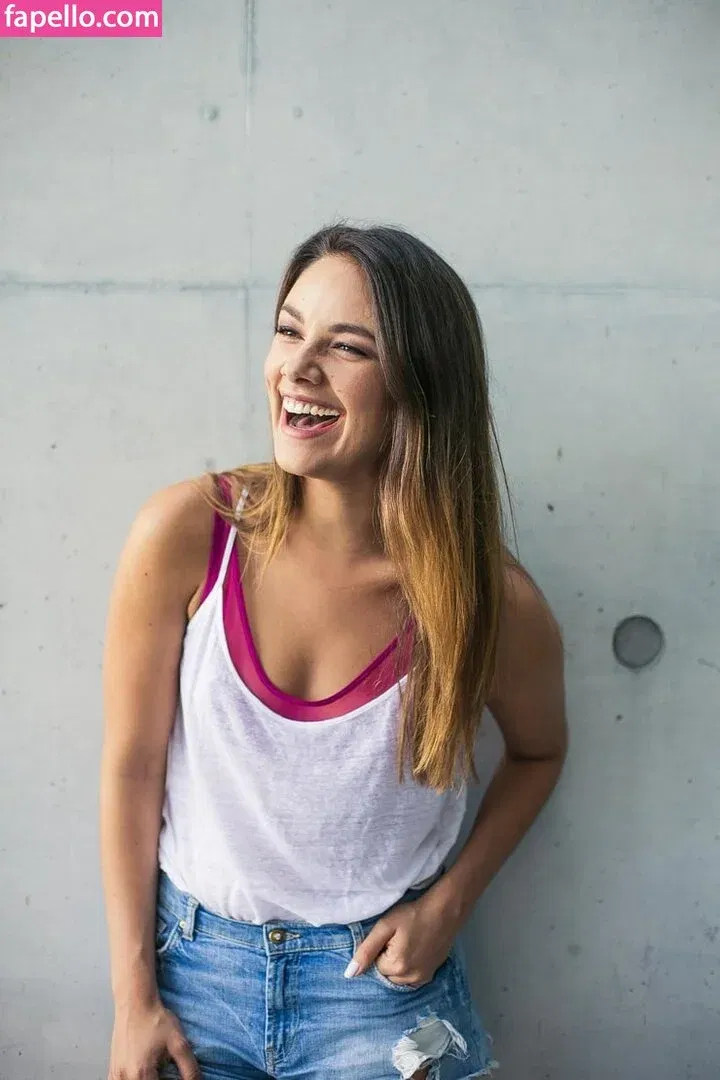 Janina Uhse / janinauhse Onlyfans Photo Gallery 