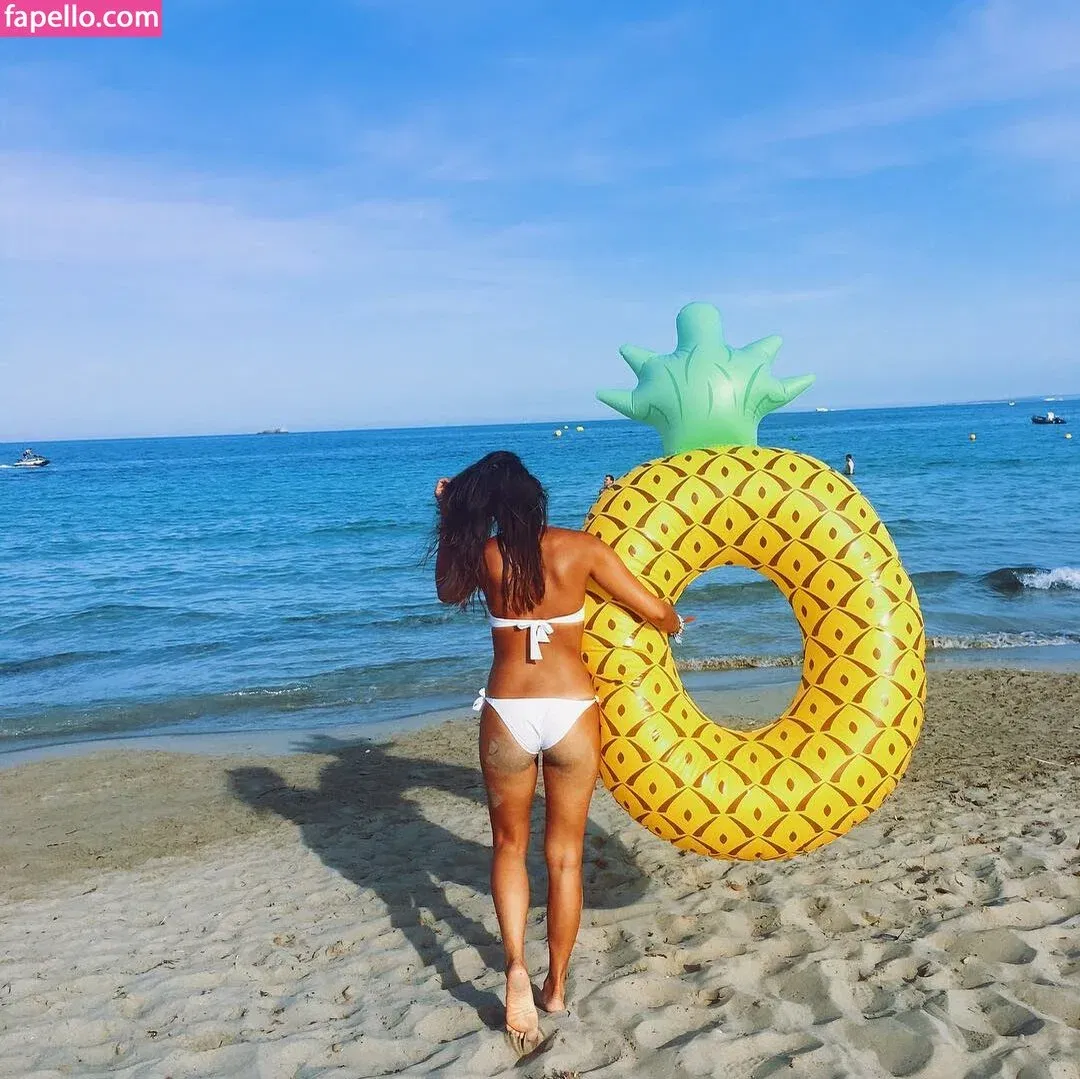 Janina Uhse / janinauhse Onlyfans Photo Gallery 